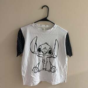 Disney Lilo & Stitch Womens White Crop Top T-Shirt with Patterned Sleeves - M